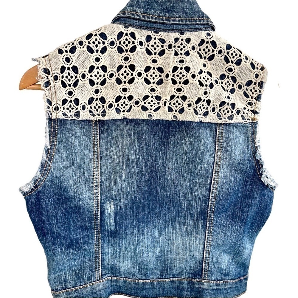 Rue 21 denim and lace vest, size L, cotton/poly/spandex, excellent condition - Picture 4 of 4